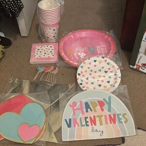 Valentine's Day Heart Party Supplies Set